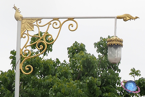 Eave Bracket Street Lantern, Tambon Khlong Kra Saeng, Amphur Meuang, Phetchaburi