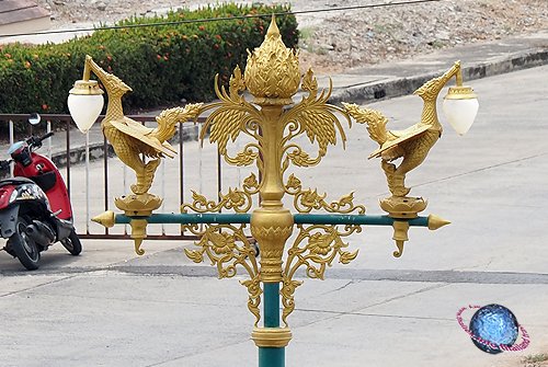 Double Hong Thong Street Lantern, Tambon Lam Phak Kut, Amphur Thanyaburi, Pathum Thani
