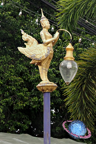 Kinnaburut Street Lantern, Tambon Meuang Karung, Amphur Ban Rai, Uthai Thani