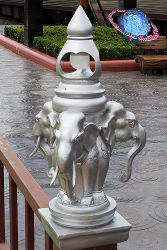 Silver Triple Elephant Heads Street Lantern, Tambon Lak Chang, Amphur Chang Klang, Nakhon Sri Thammarat