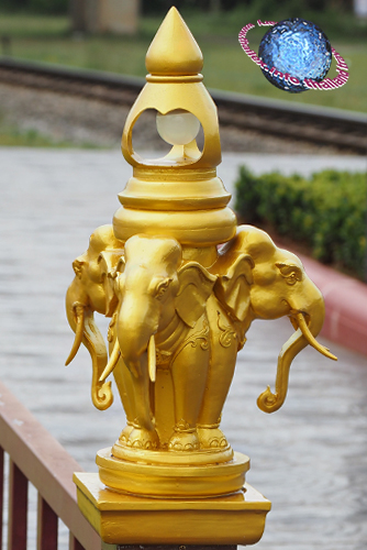 Gold Triple Elephant Heads Street Lantern, Tambon Lak Chang, Amphur Chang Klang, Nakhon Sri Thammarat