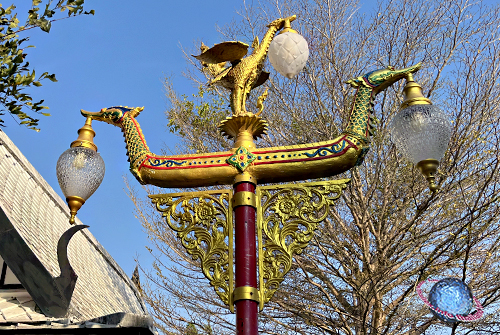 Triple Hamsa Street Lantern, Tambon Bang Talaat, Amphur Khlong Kheuan, Chachoengsao