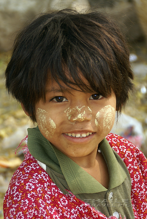 Mingun Girl, Mandalay (Myanmar)